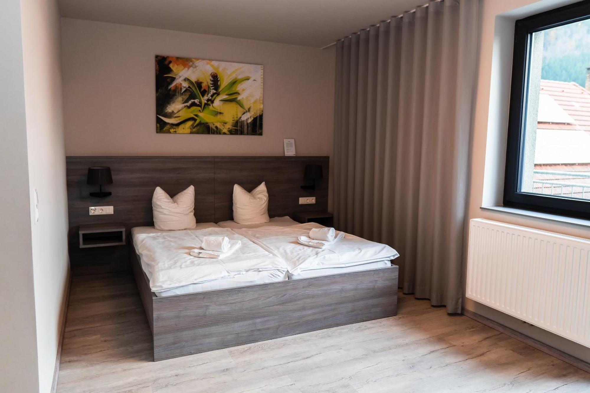 Hotel Zur Schonenburg Schönberg am Kamp エクステリア 写真
